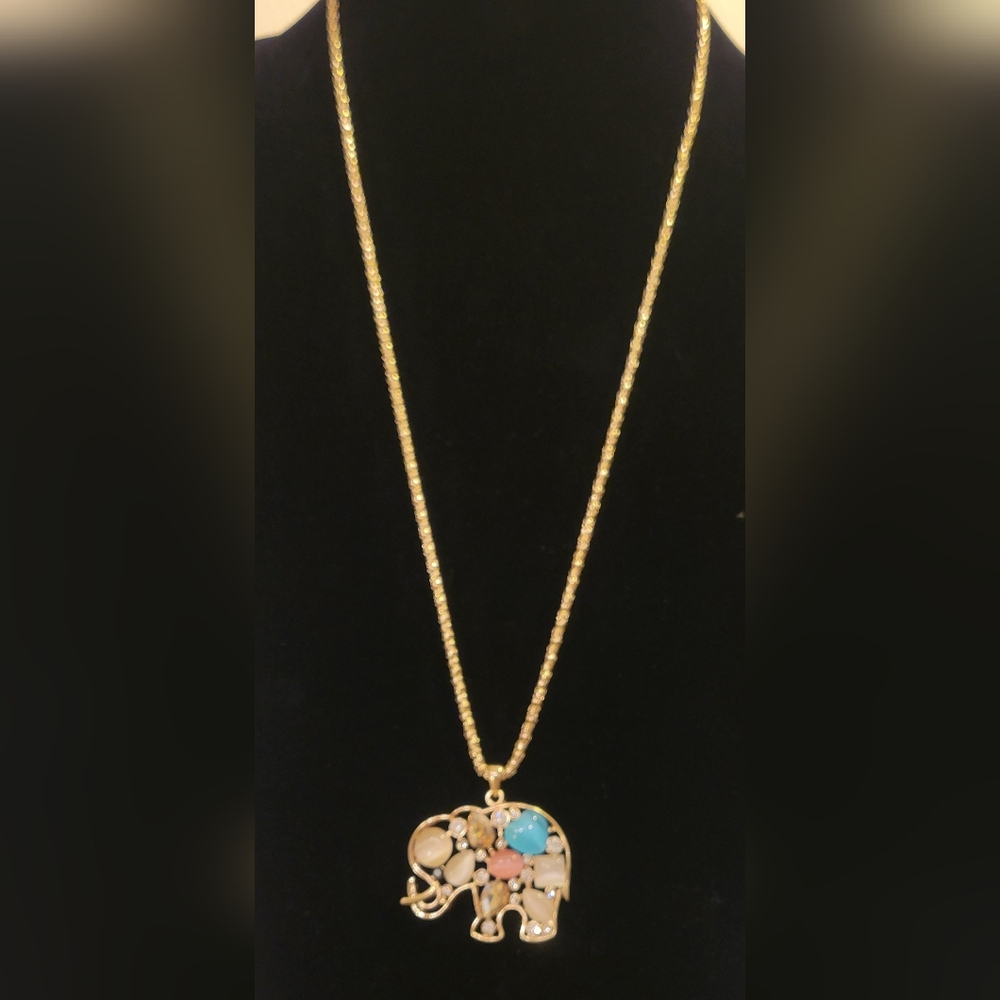 Elephant Pendant Necklace - Picture 3 of 4